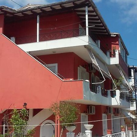 Loula'S Apartments Gouviá Exterior foto